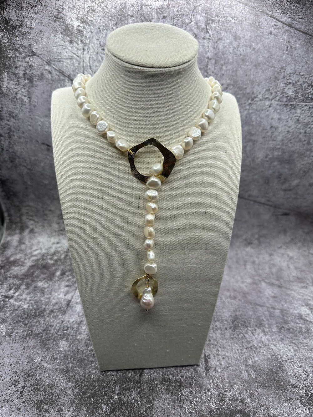 26 hand-knotted white baroque pearl sautoir necklace